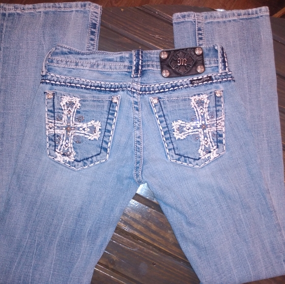 Jeans - Picture 2 of 3